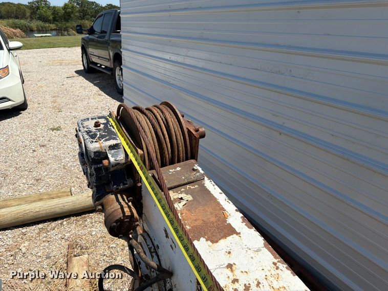 image for item FI0303 Truck crane