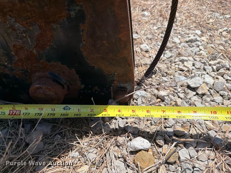 image for item FI0303 Truck crane