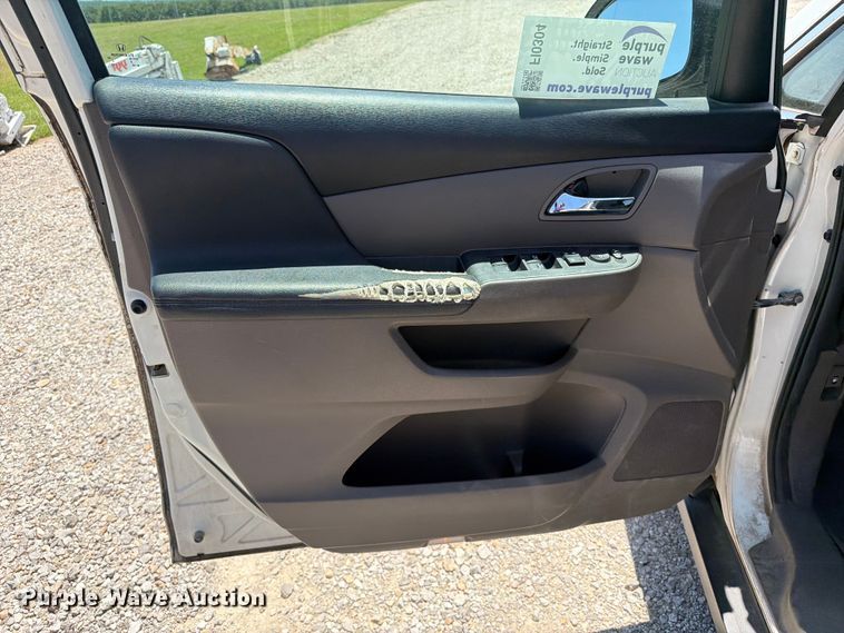 image for item FI0304 2014 Honda Odyssey van