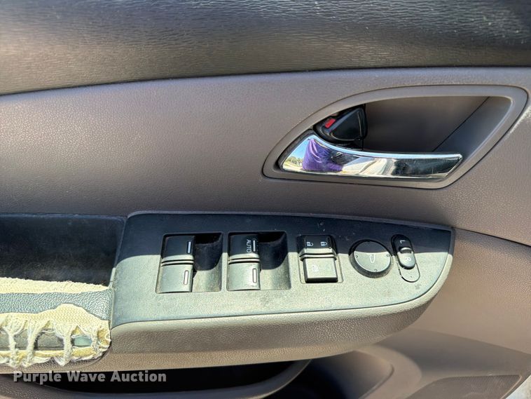image for item FI0304 2014 Honda Odyssey van