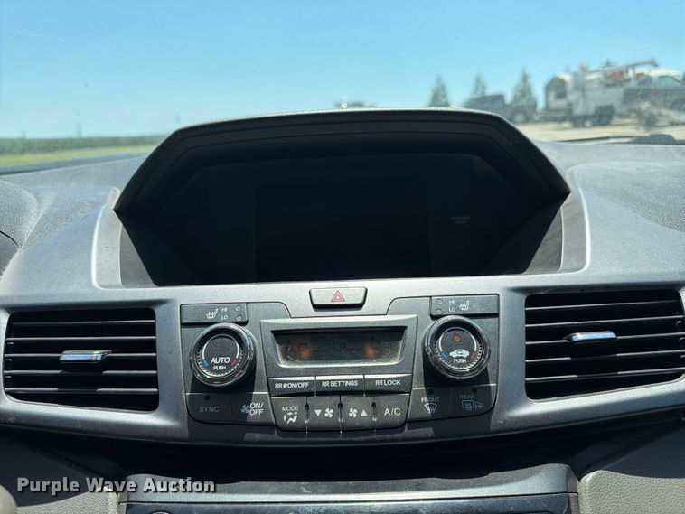 image for item FI0304 2014 Honda Odyssey van