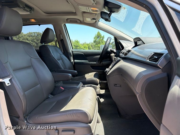 image for item FI0304 2014 Honda Odyssey van