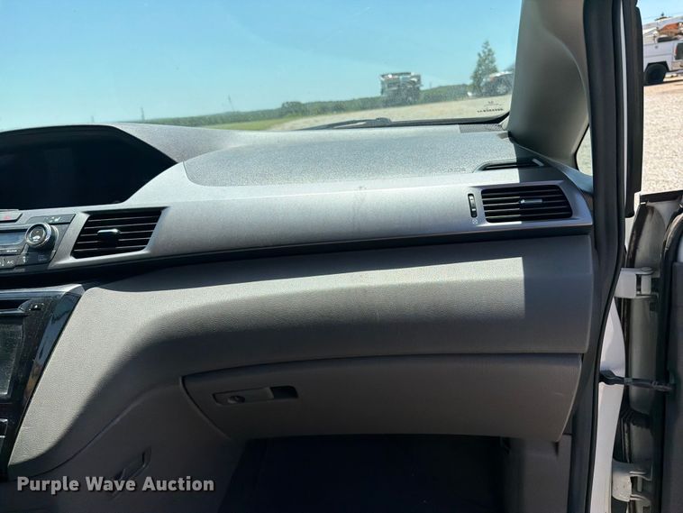 image for item FI0304 2014 Honda Odyssey van