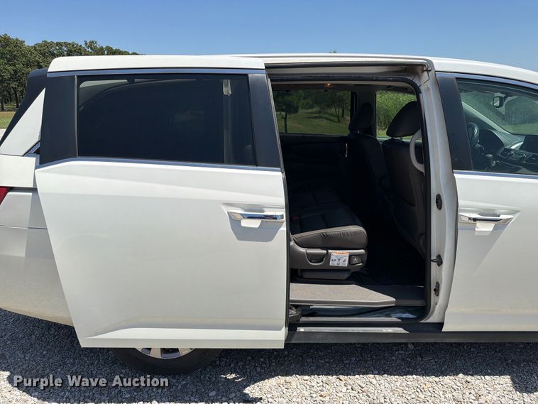 image for item FI0304 2014 Honda Odyssey van