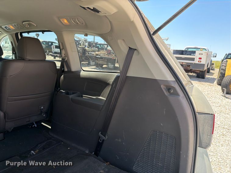 image for item FI0304 2014 Honda Odyssey van