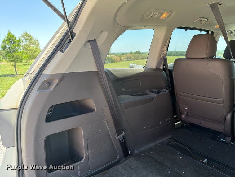 image for item FI0304 2014 Honda Odyssey van