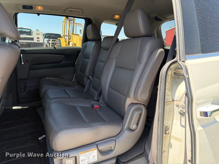 image for item FI0304 2014 Honda Odyssey van