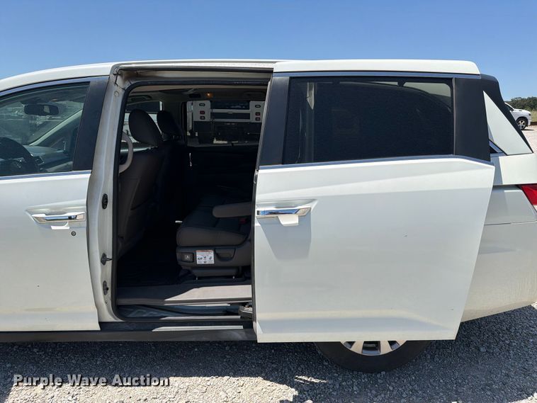 image for item FI0304 2014 Honda Odyssey van