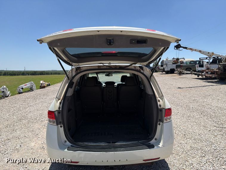 image for item FI0304 2014 Honda Odyssey van