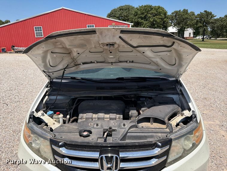image for item FI0304 2014 Honda Odyssey van