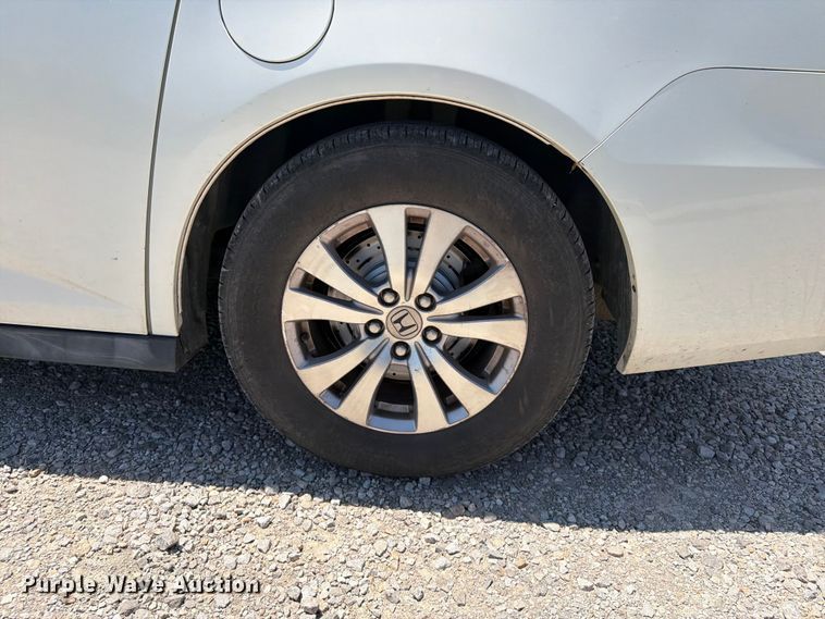 image for item FI0304 2014 Honda Odyssey van
