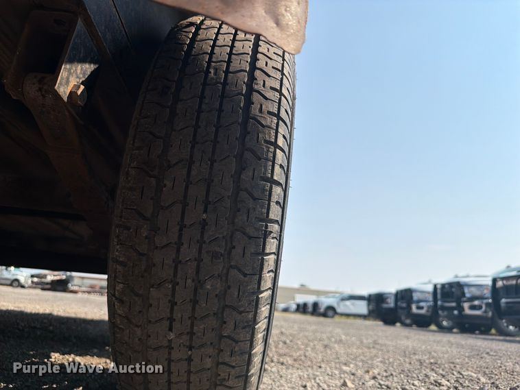 image for item FI0323 2015 Road Boss refuse trailer