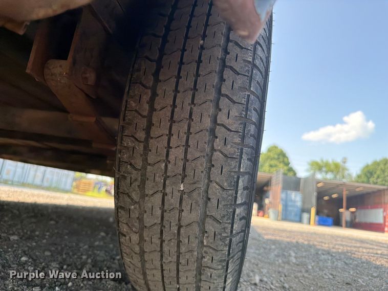 image for item FI0323 2015 Road Boss refuse trailer