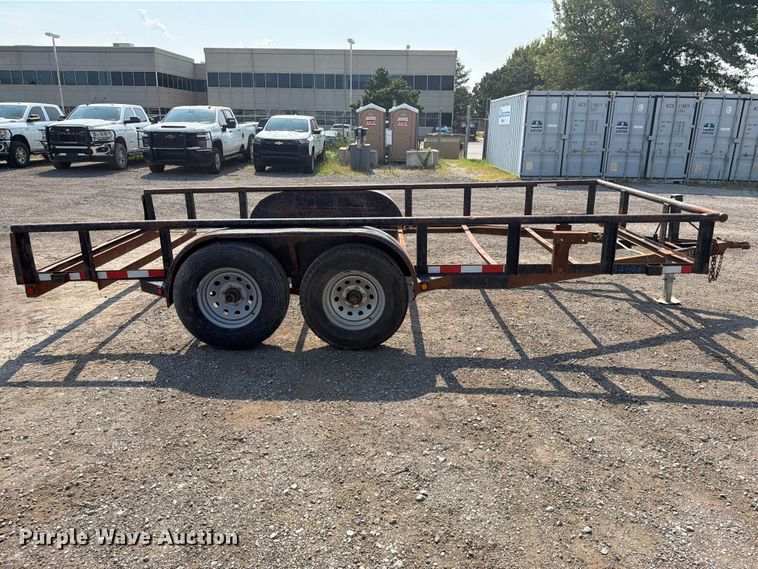 image for item FI0327 2011 Maxey flatbed trailer