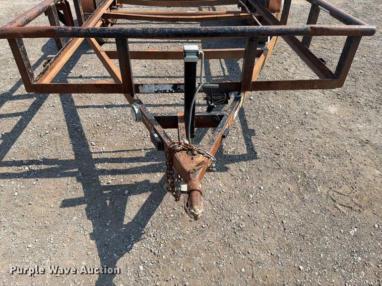 image for item FI0327 2011 Maxey flatbed trailer