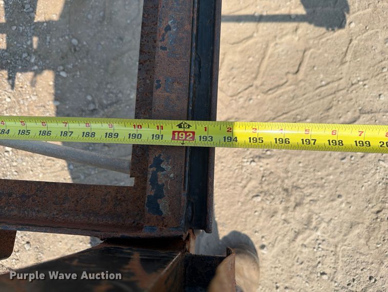 image for item FI0327 2011 Maxey flatbed trailer