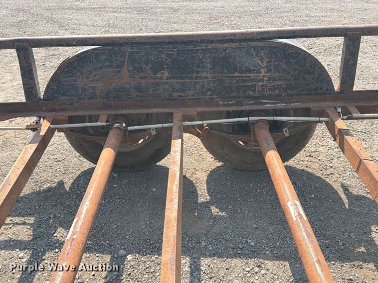 image for item FI0327 2011 Maxey flatbed trailer