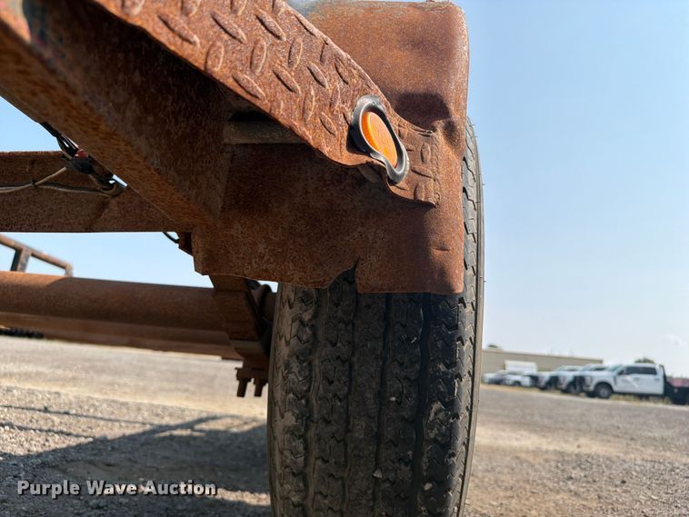 image for item FI0327 2011 Maxey flatbed trailer