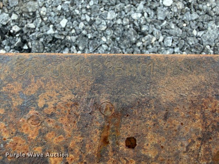 image for item FI0327 2011 Maxey flatbed trailer