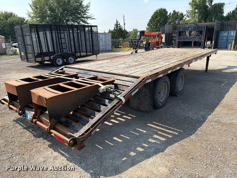 image for item FI0328 2015 Carry On Trailer Corporation equipment trailer