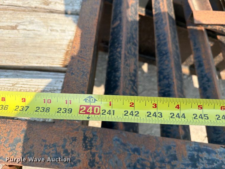 image for item FI0328 2015 Carry On Trailer Corporation equipment trailer