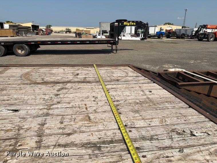 image for item FI0328 2015 Carry On Trailer Corporation equipment trailer