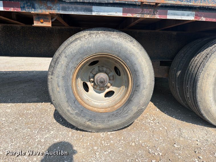 image for item FI0328 2015 Carry On Trailer Corporation equipment trailer