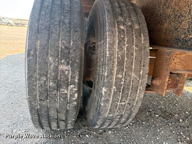 image for item FI0328 2015 Carry On Trailer Corporation equipment trailer