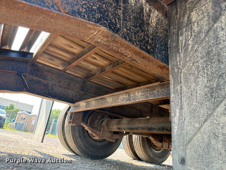 image for item FI0328 2015 Carry On Trailer Corporation equipment trailer