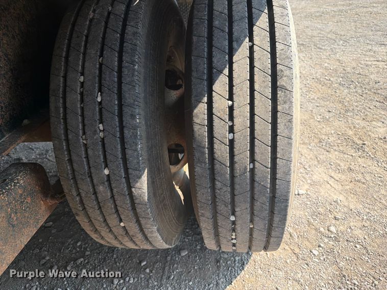 image for item FI0328 2015 Carry On Trailer Corporation equipment trailer