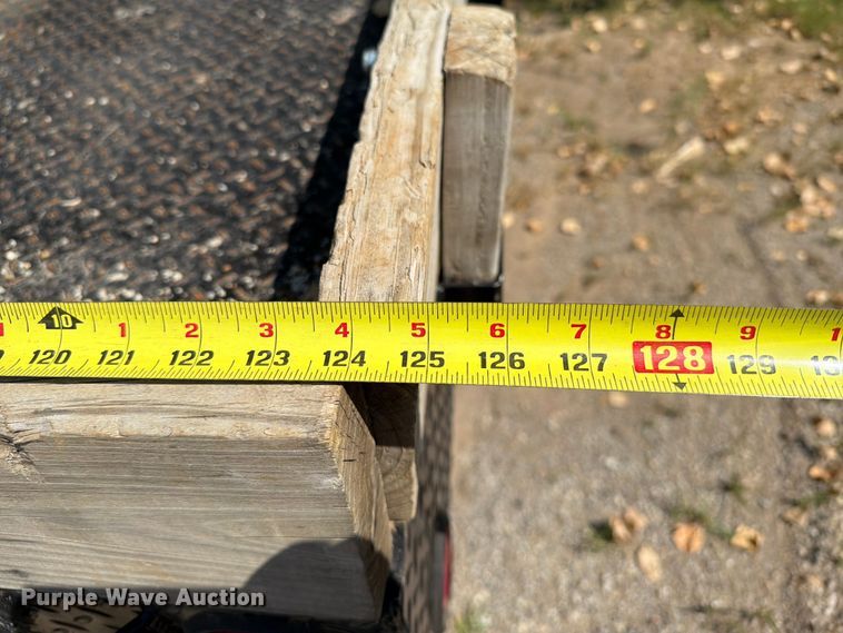 image for item FI0335 2003 International 4400 flatbed truck