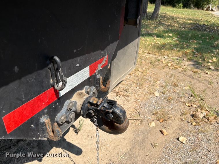 image for item FI0335 2003 International 4400 flatbed truck