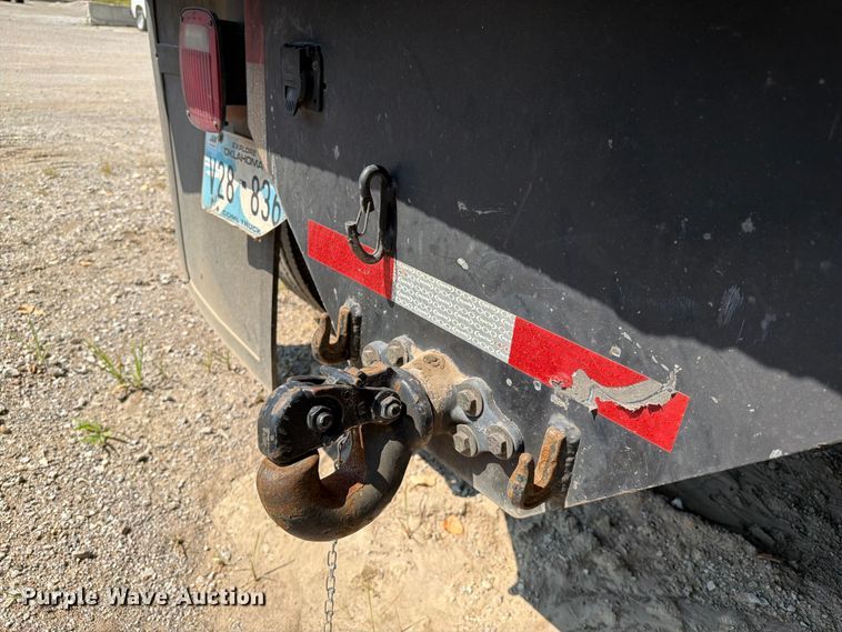 image for item FI0335 2003 International 4400 flatbed truck