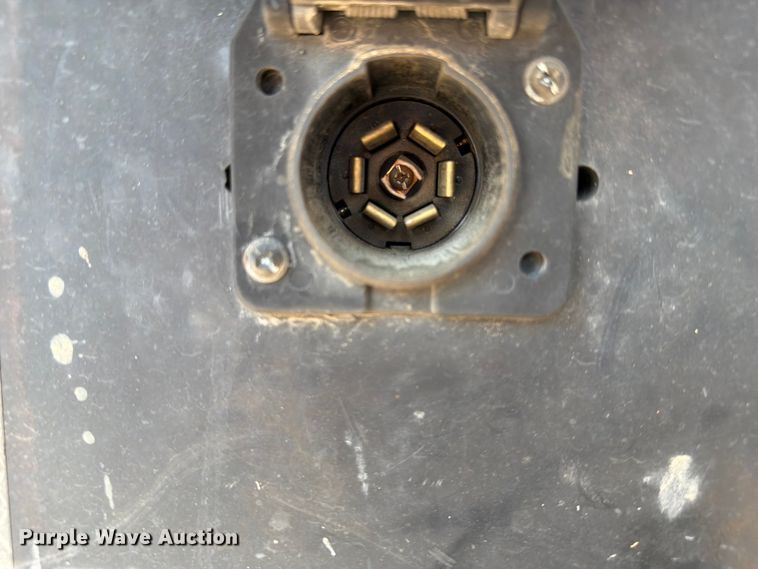 image for item FI0335 2003 International 4400 flatbed truck