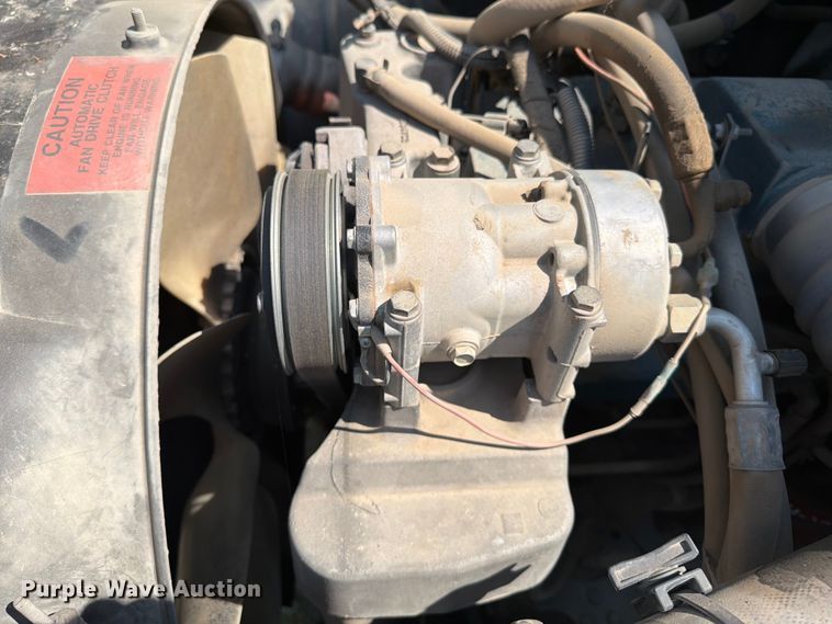 image for item FI0335 2003 International 4400 flatbed truck