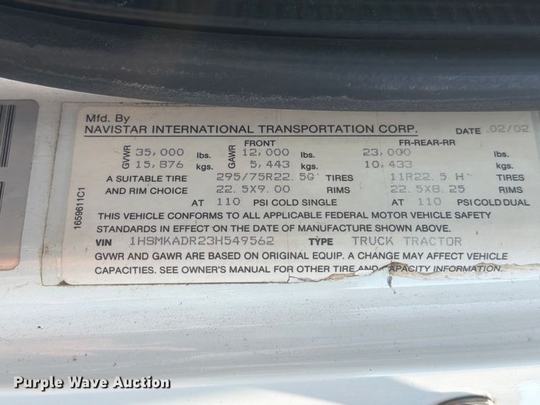 image for item FI0335 2003 International 4400 flatbed truck
