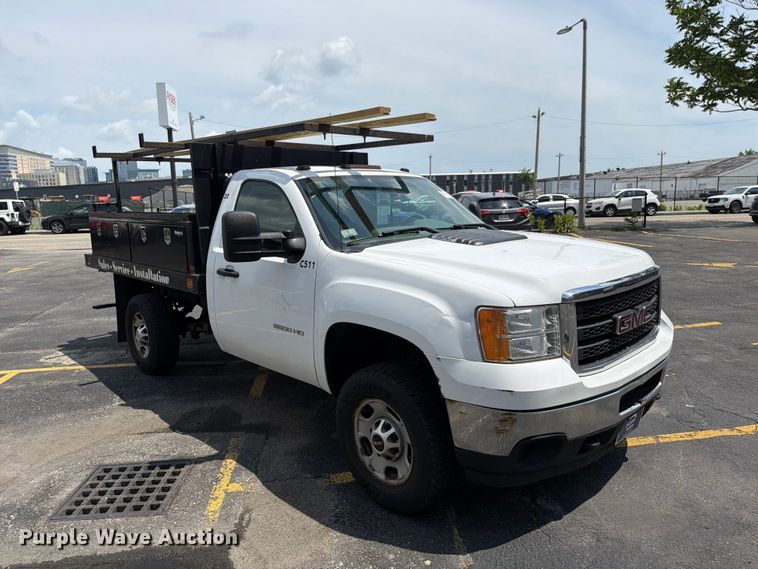image for item FI1008 2013 GMC Sierra 2500HD flatbed pickup truck