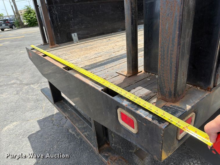 image for item FI1008 2013 GMC Sierra 2500HD flatbed pickup truck