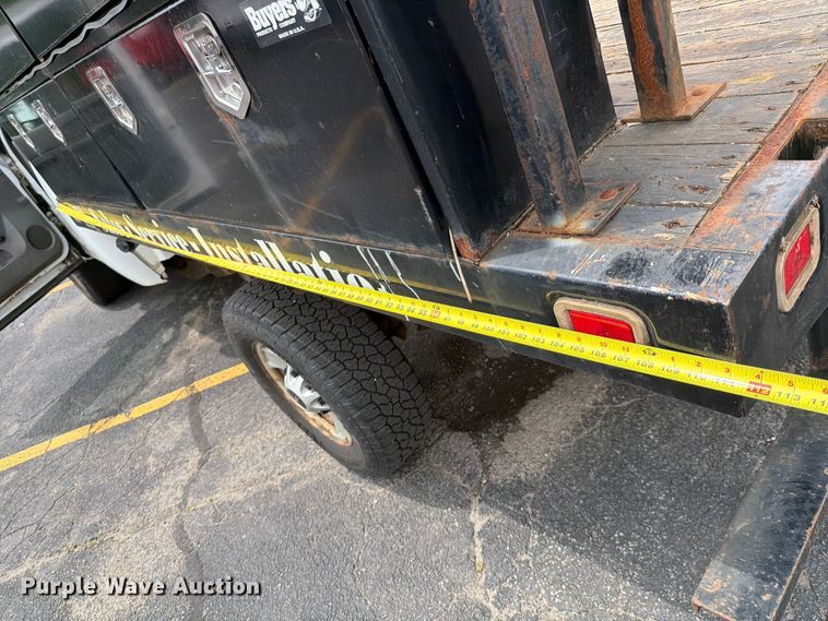 image for item FI1008 2013 GMC Sierra 2500HD flatbed pickup truck