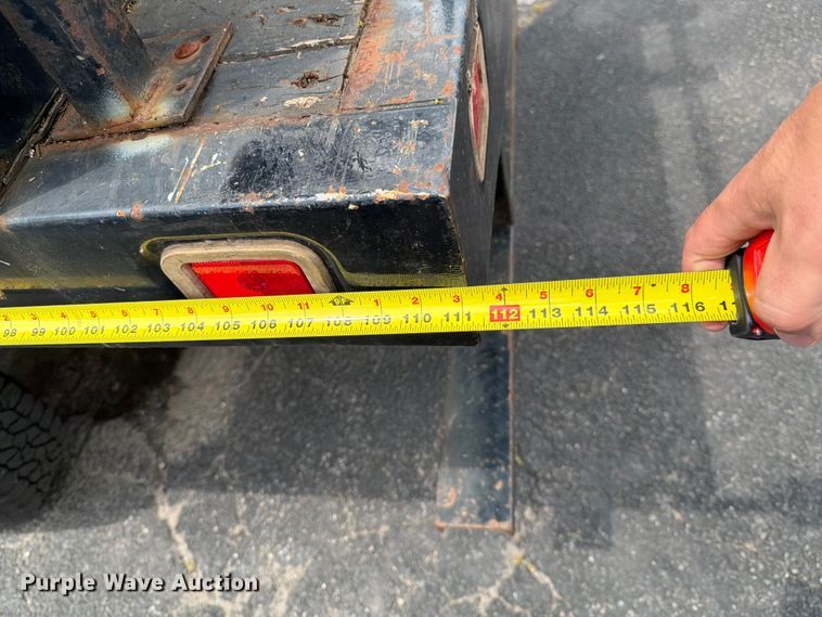 image for item FI1008 2013 GMC Sierra 2500HD flatbed pickup truck
