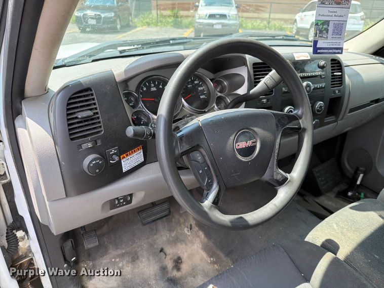 image for item FI1008 2013 GMC Sierra 2500HD flatbed pickup truck