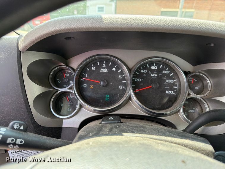 image for item FI1008 2013 GMC Sierra 2500HD flatbed pickup truck