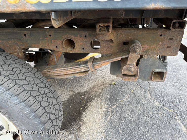 image for item FI1008 2013 GMC Sierra 2500HD flatbed pickup truck