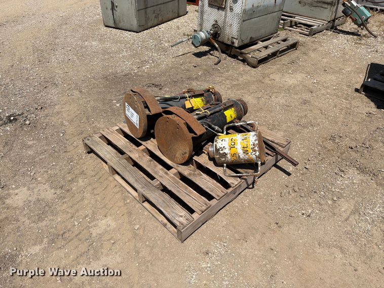 image for item FK3189 (3) jacks