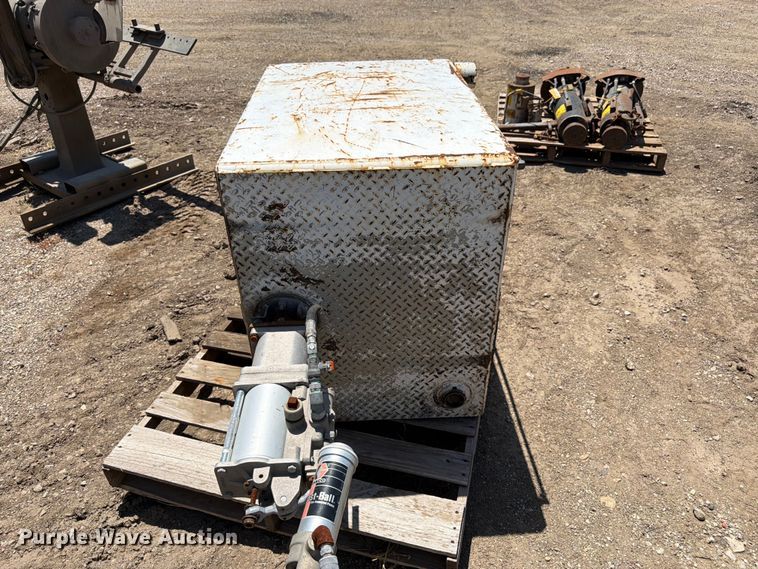 image for item FK3191 Tank