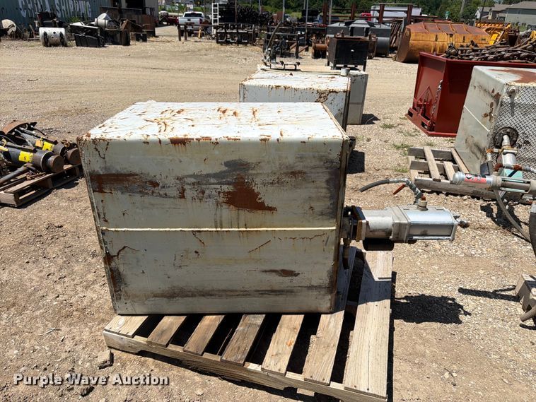 image for item FK3191 Tank