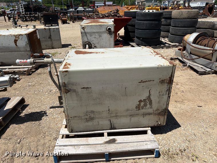 image for item FK3192 Tank