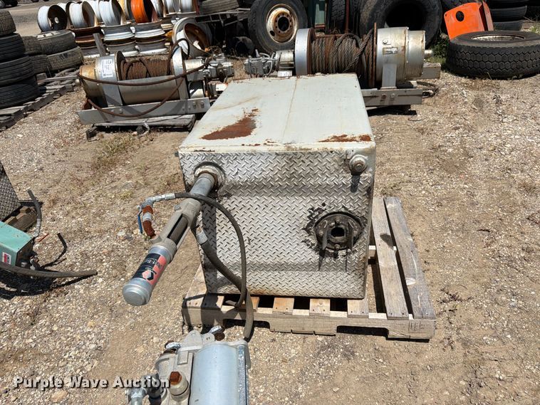 image for item FK3192 Tank