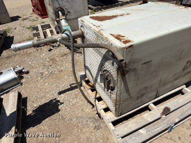 image for item FK3192 Tank