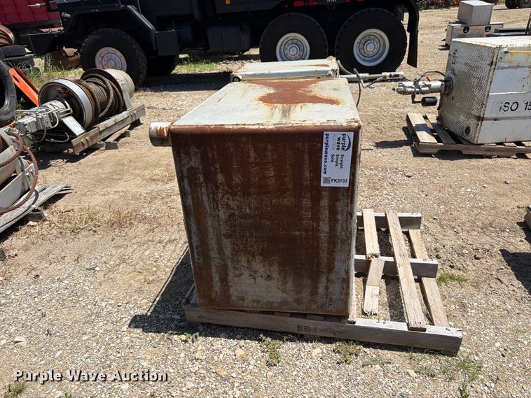 image for item FK3193 Tank